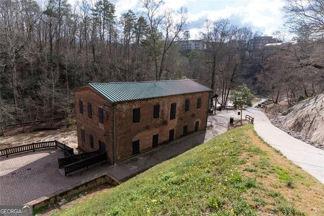 9785 La View Circle, Roswell, GA 30075