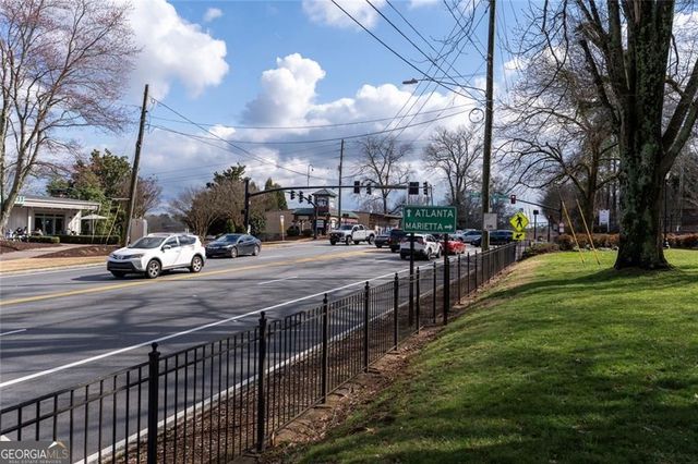 9785 La View Circle, Roswell, GA 30075