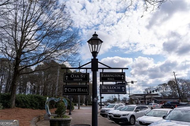 9785 La View Circle, Roswell, GA 30075