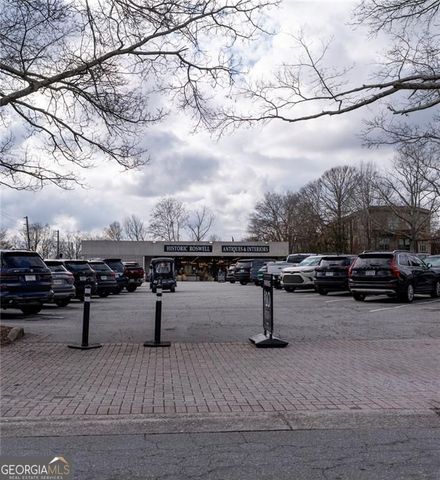 9785 La View Circle, Roswell, GA 30075