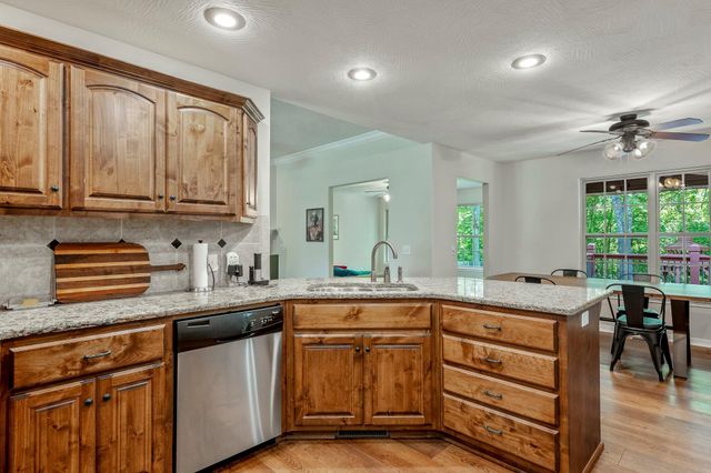 5628 S Winsor Drive, Battlefield, MO 65619