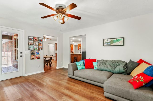 5628 S Winsor Drive, Battlefield, MO 65619