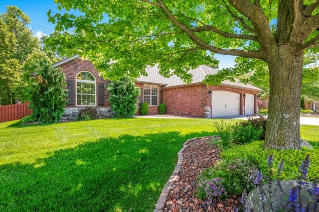 5628 S Winsor Drive, Battlefield, MO 65619