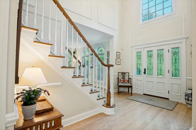 32 Split Rock Road, Pound Ridge, NY 10576
