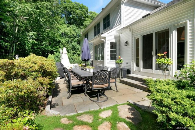 32 Split Rock Road, Pound Ridge, NY 10576