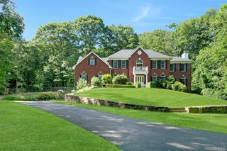 32 Split Rock Road, Pound Ridge, NY 10576