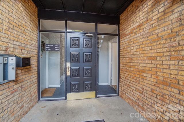 4754 Hedgemore Drive N, Charlotte, NC 28209