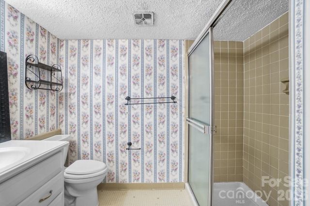 4754 Hedgemore Drive N, Charlotte, NC 28209