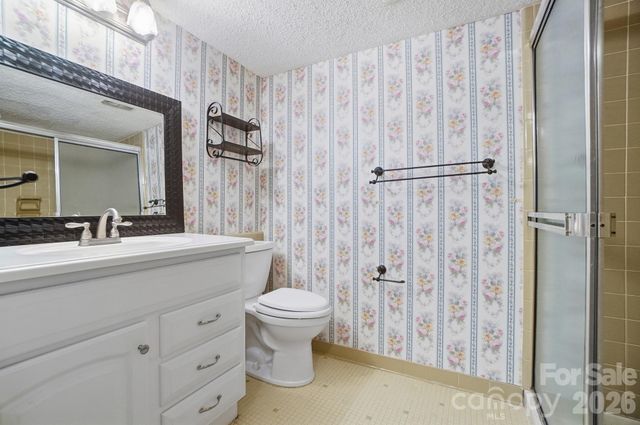 4754 Hedgemore Drive N, Charlotte, NC 28209
