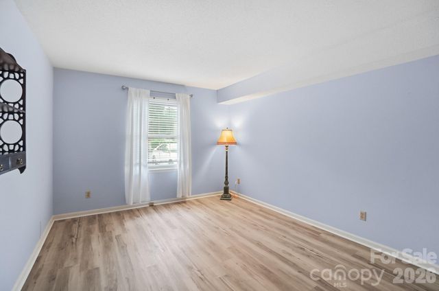 4754 Hedgemore Drive N, Charlotte, NC 28209