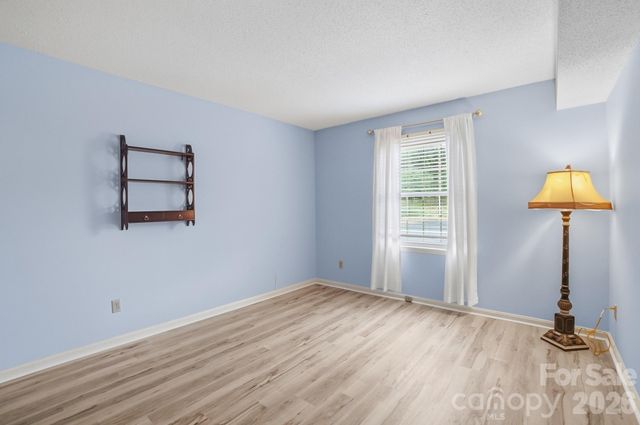 4754 Hedgemore Drive N, Charlotte, NC 28209