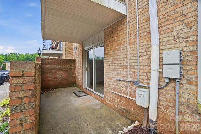 4754 Hedgemore Drive N, Charlotte, NC 28209