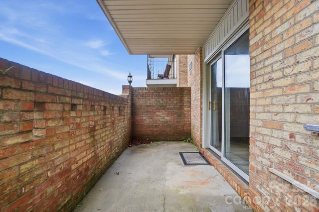 4754 Hedgemore Drive N, Charlotte, NC 28209