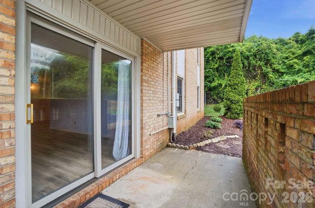 4754 Hedgemore Drive N, Charlotte, NC 28209