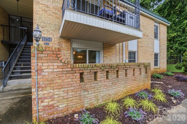 4754 Hedgemore Drive N, Charlotte, NC 28209