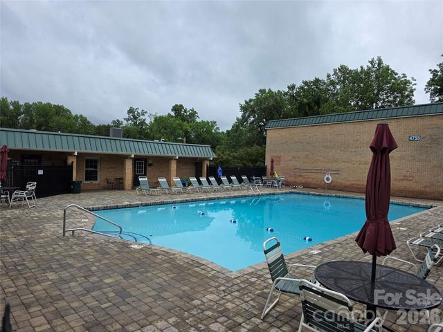 4754 Hedgemore Drive N, Charlotte, NC 28209