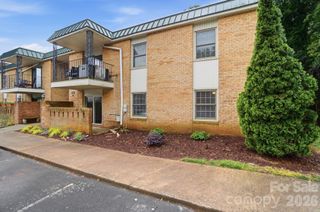 4754 Hedgemore Drive N, Charlotte, NC 28209