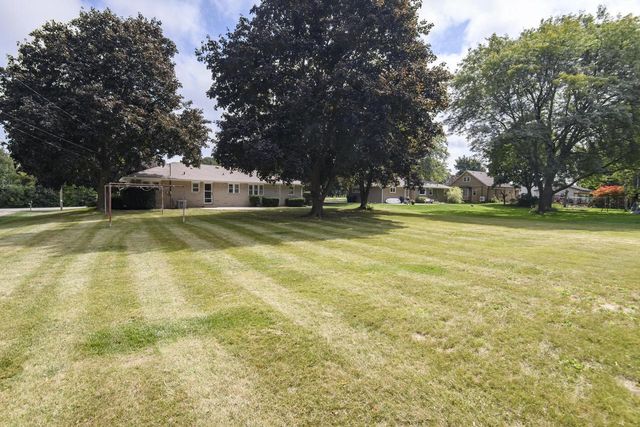 7427 S Shepard AVENUE, Oak Creek, WI 53154