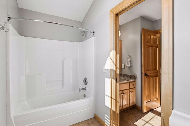 19671 Yellowpine Street NW, Oak Grove, MN 55011