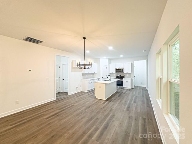 2911 New Pineola Road, Charlotte, NC 28208