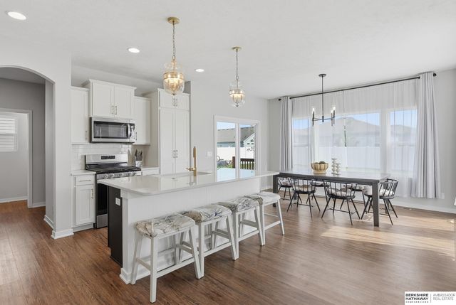 10907 Windward Avenue, Papillion, NE 68046