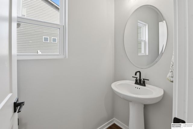 10907 Windward Avenue, Papillion, NE 68046