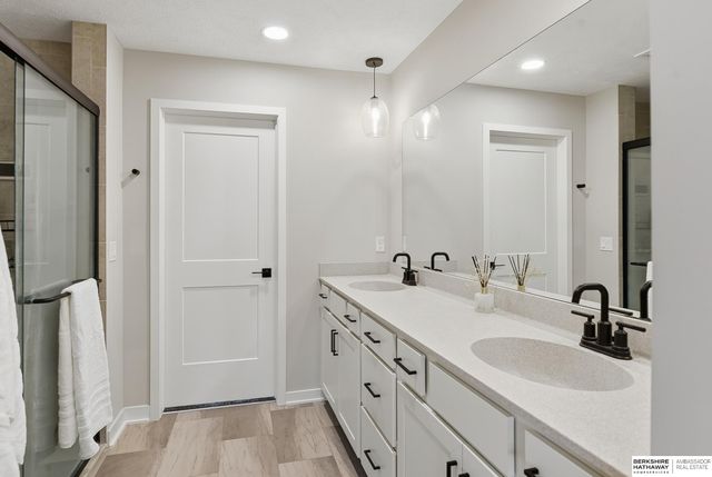 10907 Windward Avenue, Papillion, NE 68046