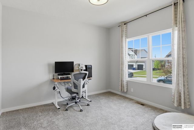 10907 Windward Avenue, Papillion, NE 68046