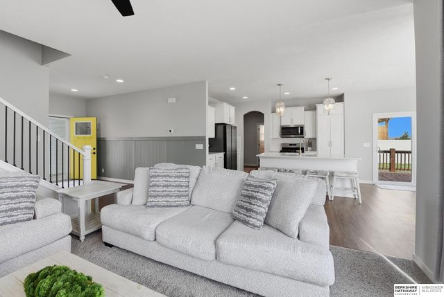 10907 Windward Avenue, Papillion, NE 68046