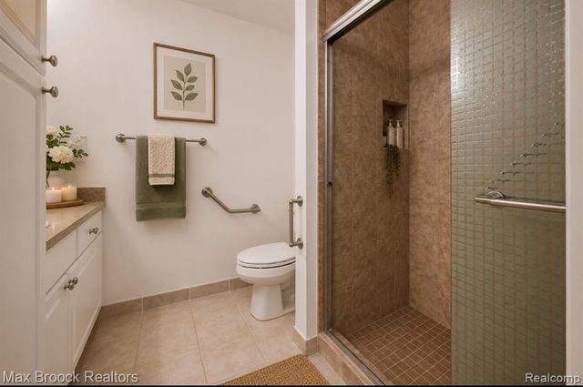 1102 Abigail Court, Walled Lake, MI 48390