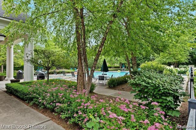 1102 Abigail Court, Walled Lake, MI 48390