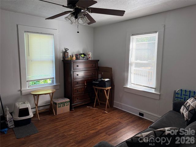 703 Stage Street NW, Lenoir, NC 28645
