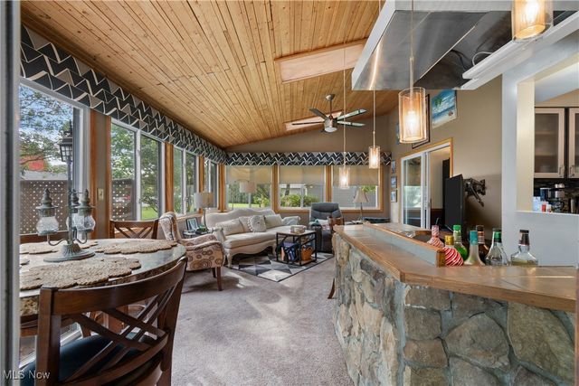 12374 Springwater Avenue NW, Uniontown, OH 44685