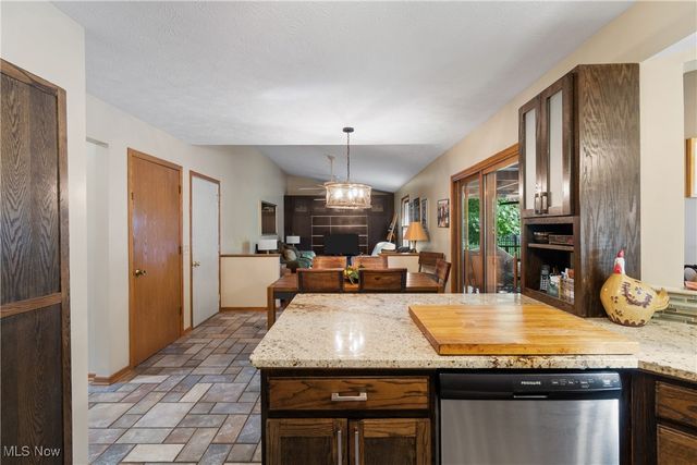 12374 Springwater Avenue NW, Uniontown, OH 44685