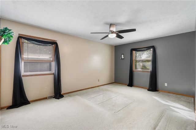 12374 Springwater Avenue NW, Uniontown, OH 44685