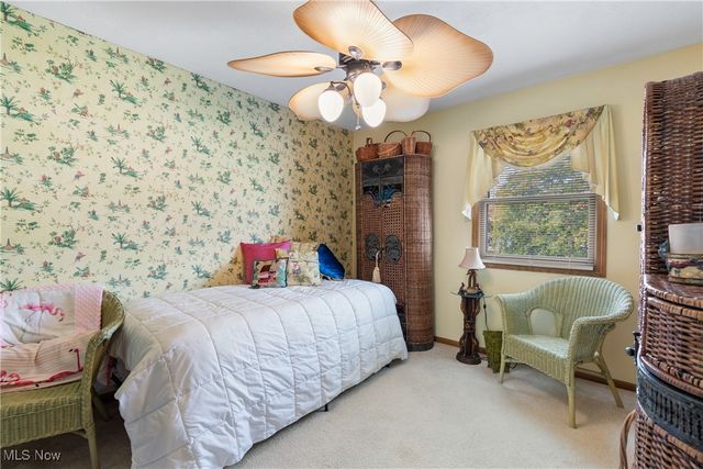 12374 Springwater Avenue NW, Uniontown, OH 44685