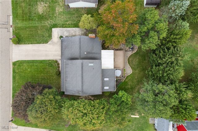 12374 Springwater Avenue NW, Uniontown, OH 44685