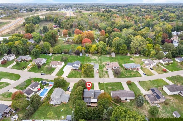 12374 Springwater Avenue NW, Uniontown, OH 44685