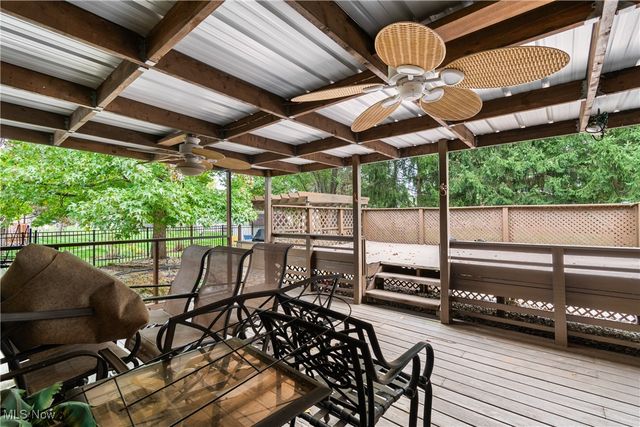 12374 Springwater Avenue NW, Uniontown, OH 44685