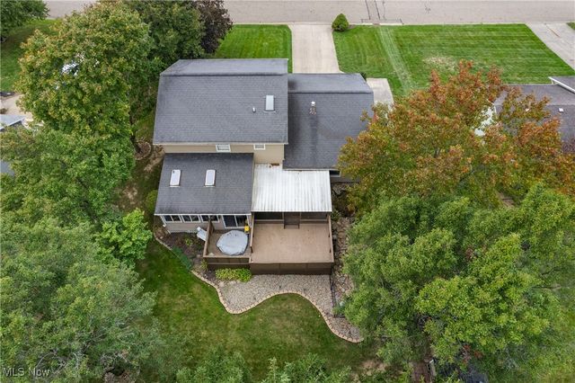 12374 Springwater Avenue NW, Uniontown, OH 44685