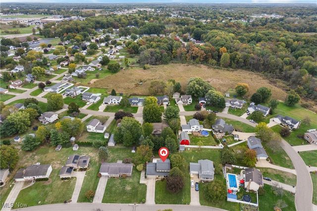 12374 Springwater Avenue NW, Uniontown, OH 44685