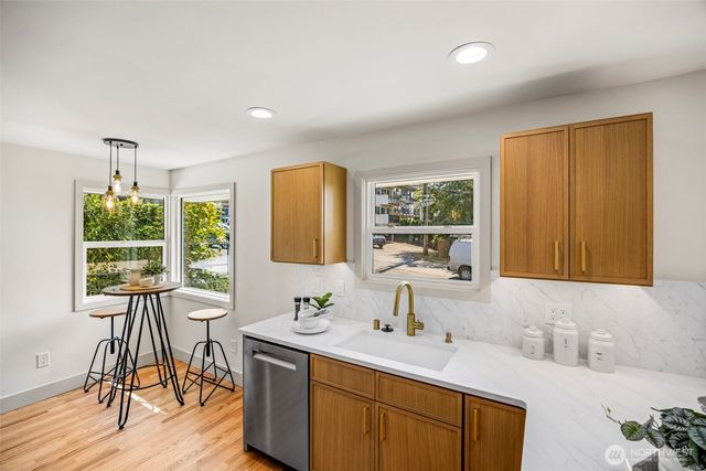 210 N 115th Street, Seattle, WA 98133