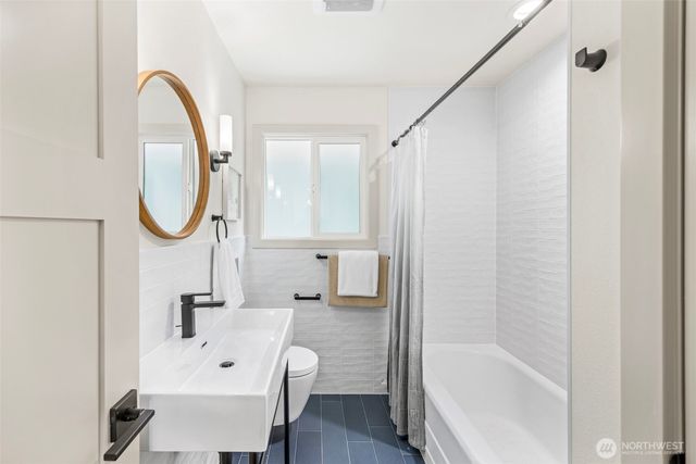 210 N 115th Street, Seattle, WA 98133