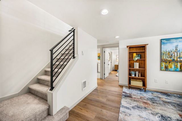 210 N 115th Street, Seattle, WA 98133