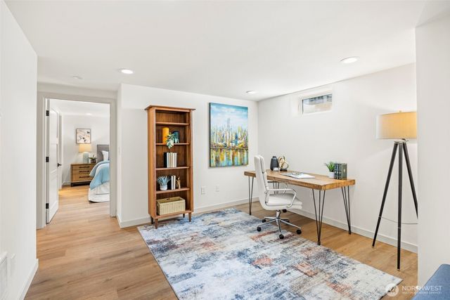 210 N 115th Street, Seattle, WA 98133