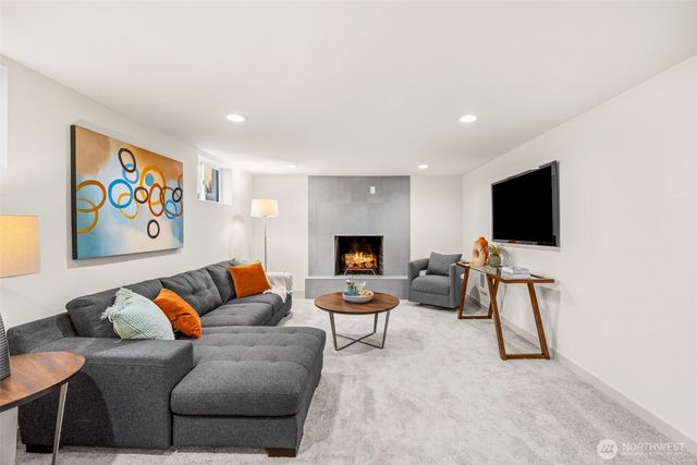 210 N 115th Street, Seattle, WA 98133