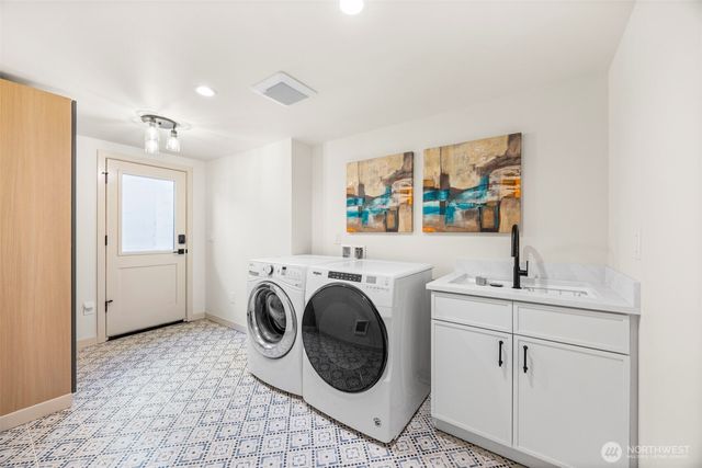 210 N 115th Street, Seattle, WA 98133