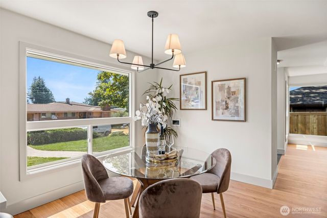 210 N 115th Street, Seattle, WA 98133
