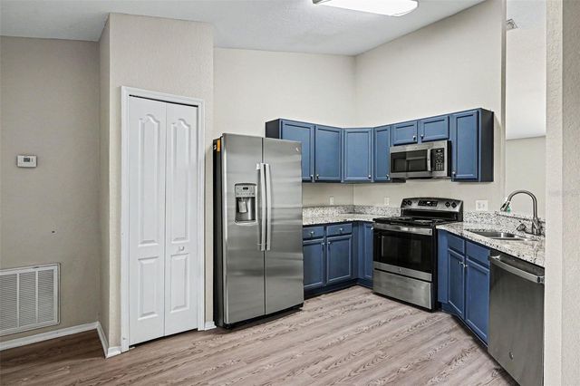 8187 WOODVINE CIRCLE, Lakeland, FL 33810
