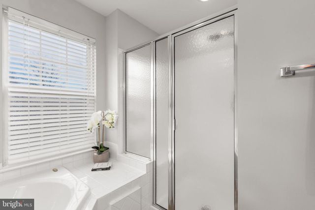 6902 S DEWEY CT, Fredericksburg, VA 22407